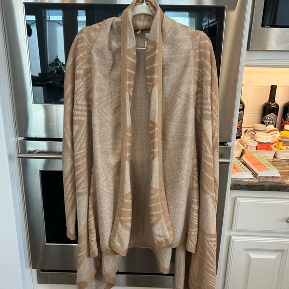 Moth Sweaters - Moth Anthropologie Tan and Cream Knit Cardigan, S, has piling/GUC